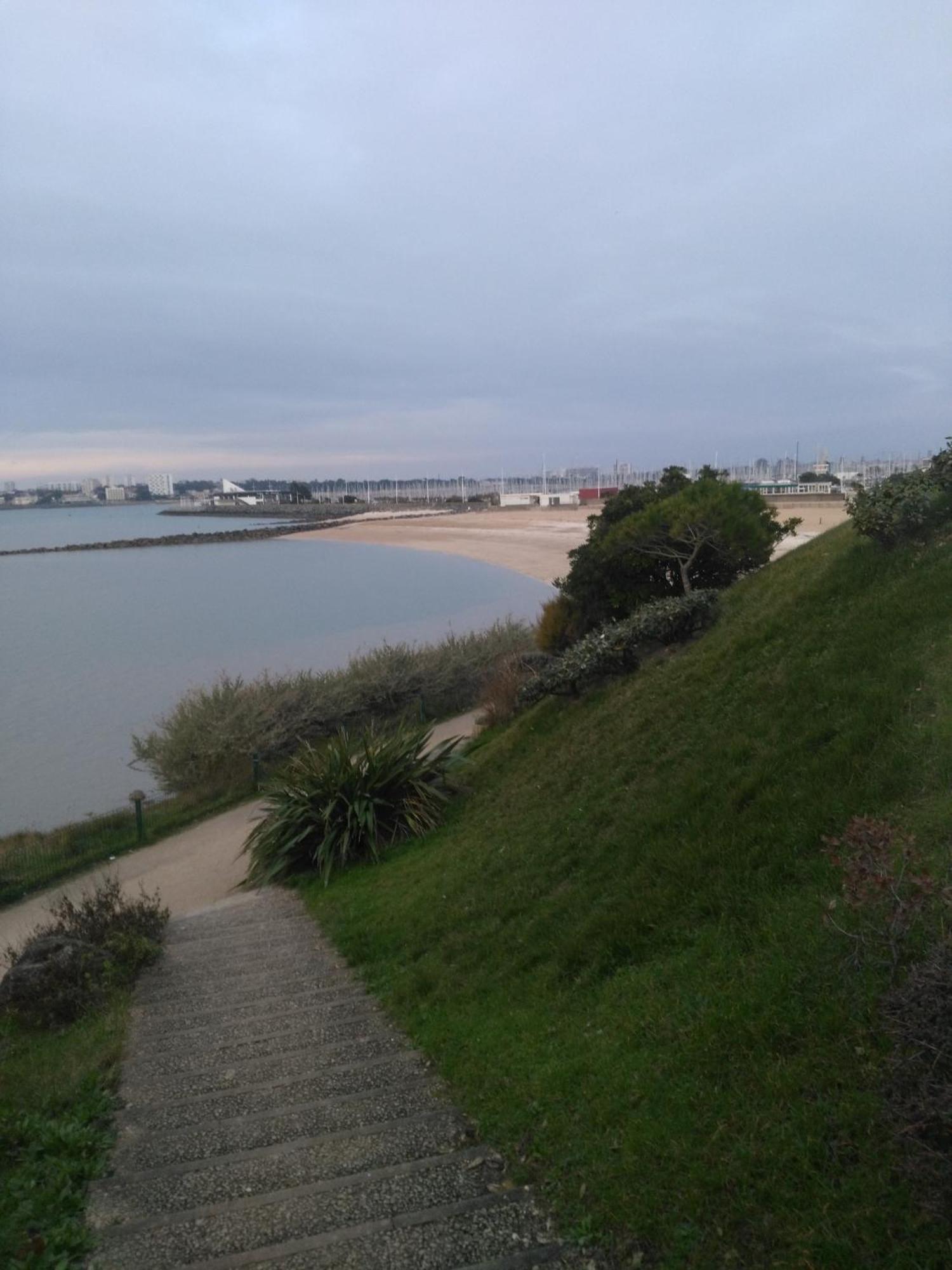 Appartement Au Calme Centre Ville A 2 Pas Du Vieux Marche La Rochelle  Bagian luar foto